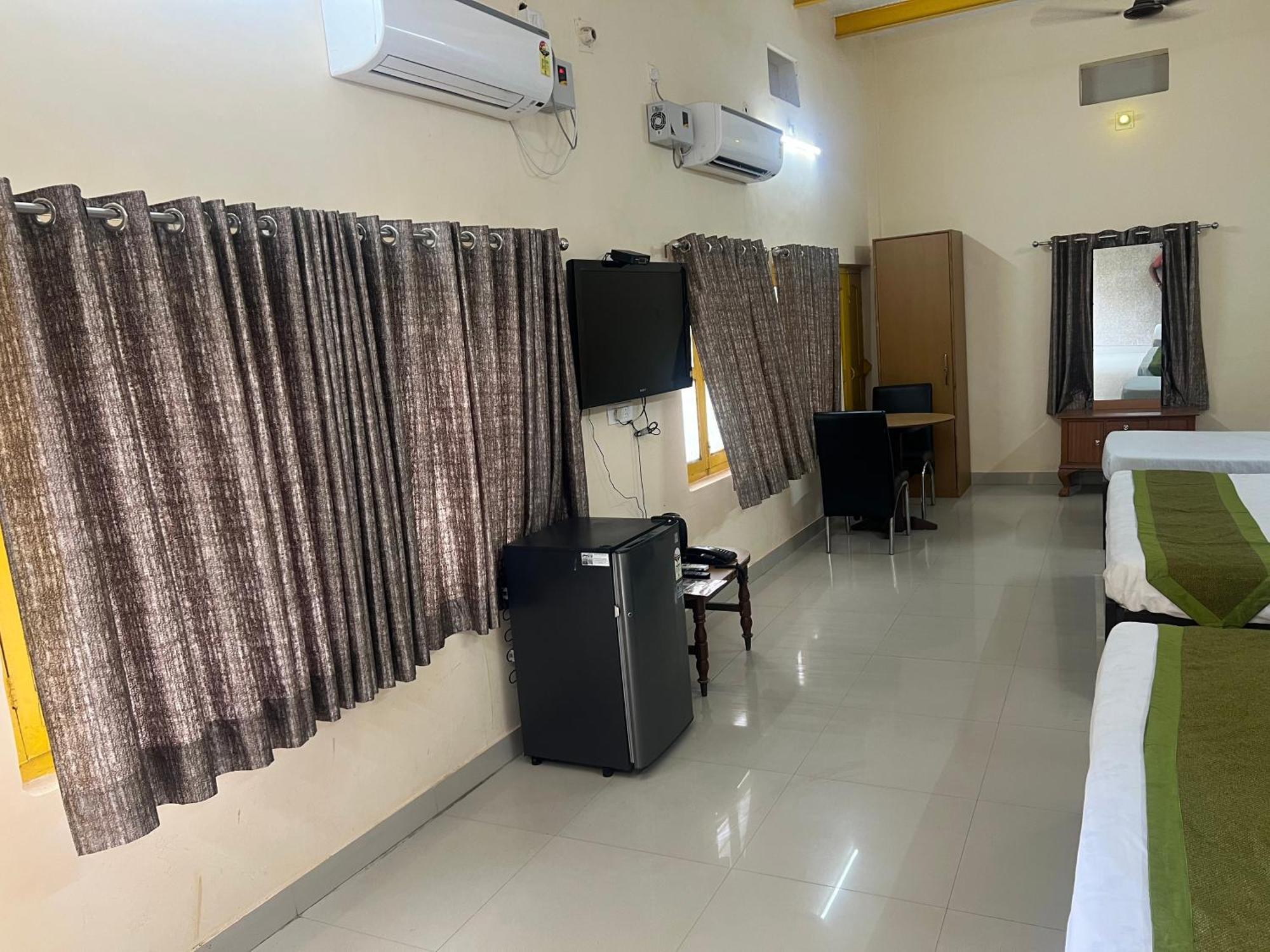 Hotel Utsav Grand, Varanasi
